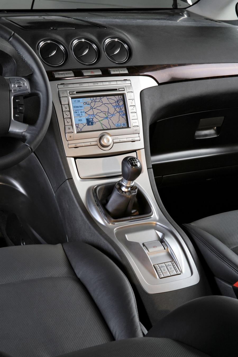  Ford Galaxy 2000 года  (фото 16 из 87)